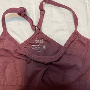 Pro fit seamless sports bra